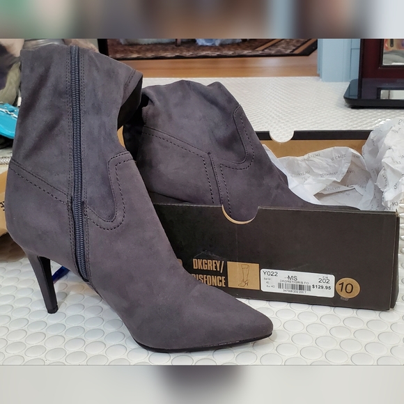 Le Chateau knee high boots - Picture 4 of 6